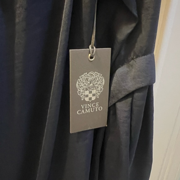 Vince Camuto Off the shoulder blouse - Picture 3 of 5